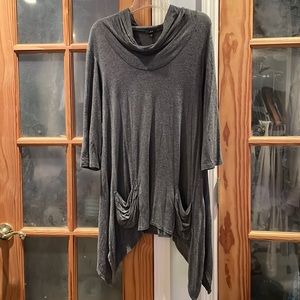 Woman’s K&C Gray Pullover Sweater 96% Rayon.  Super soft.  Size L